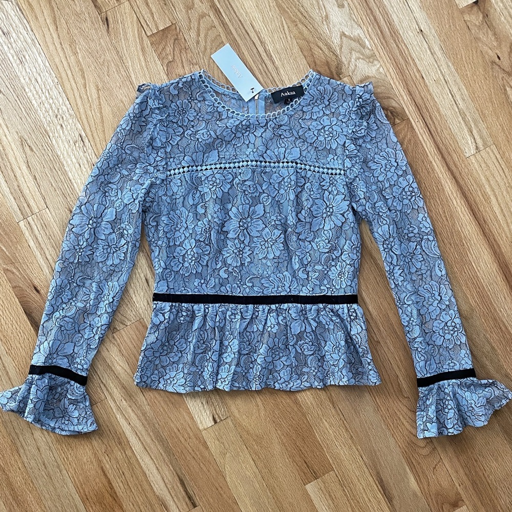 NWT Vici Lace Top